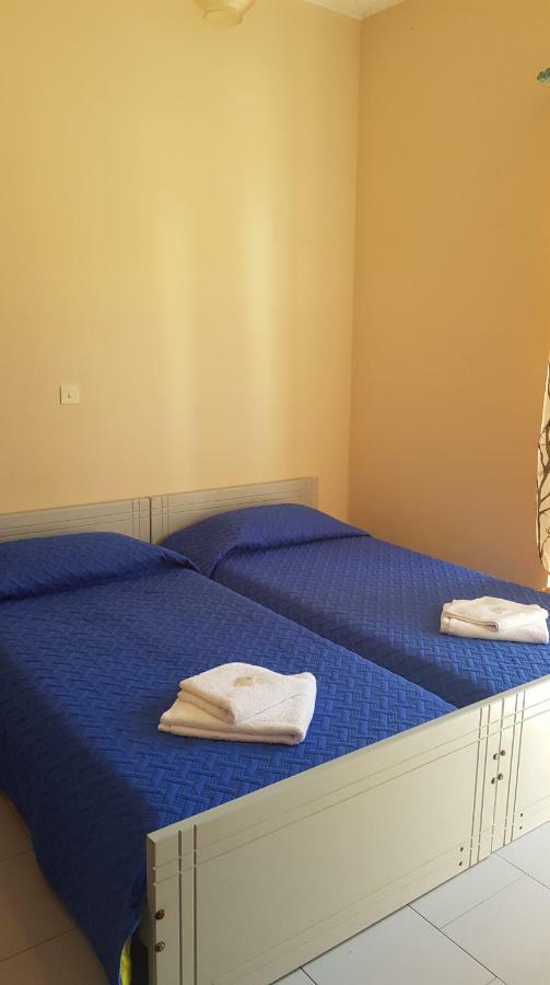Athina Apartments Толон Экстерьер фото