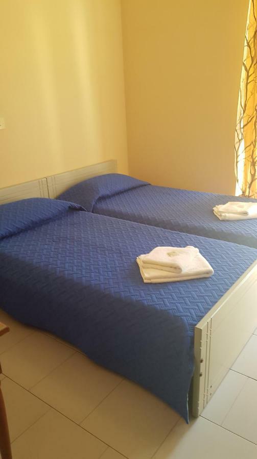 Athina Apartments Толон Экстерьер фото