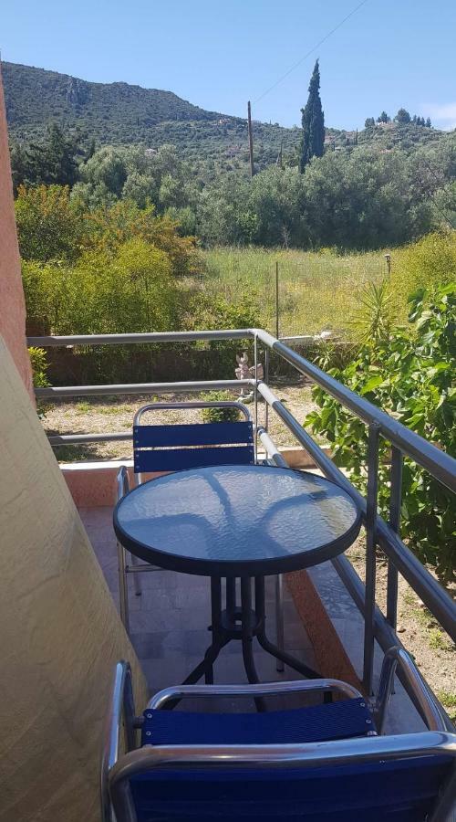 Athina Apartments Толон Экстерьер фото