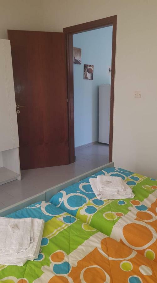 Athina Apartments Толон Экстерьер фото