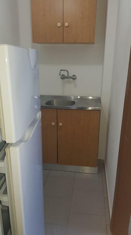 Athina Apartments Толон Экстерьер фото