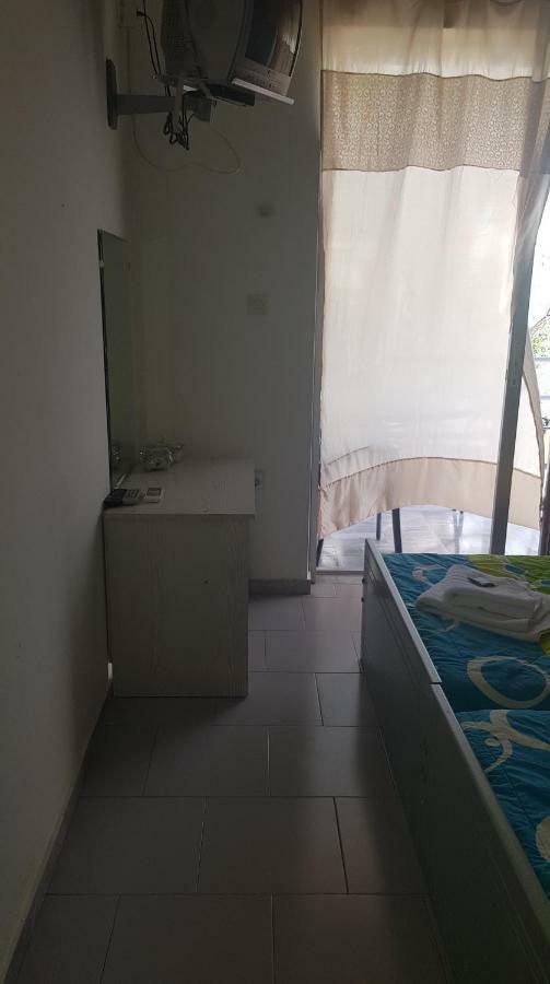 Athina Apartments Толон Экстерьер фото